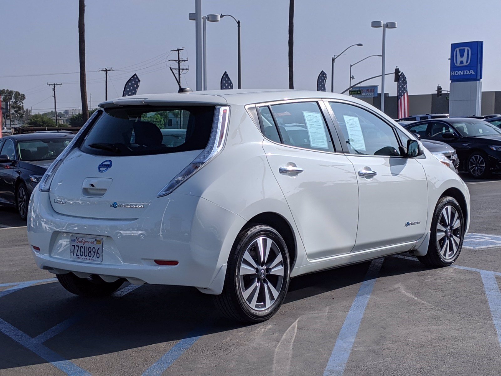 Pre-owned 2017 Nissan Leaf Sv Hatchback In Signal Hill #p17127 